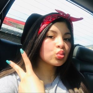 Meet your Posher, Ashlee